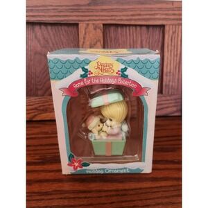 NIB Precious Moments Girl And Dog In Gift Box Ornament 1995